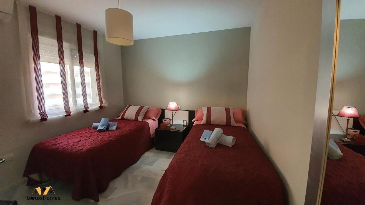 Lyrioshomes Beach Roquetas De Mar , Piscina Y Parque Infantil מראה חיצוני תמונה