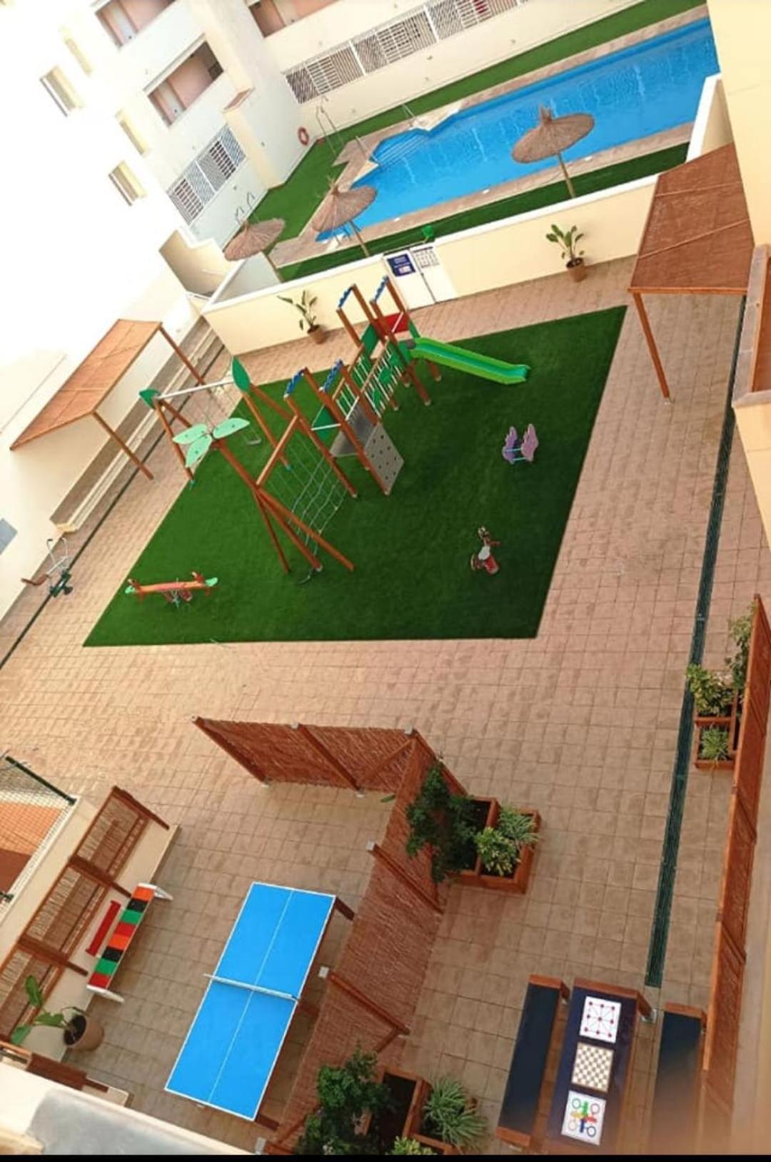Lyrioshomes Beach Roquetas De Mar , Piscina Y Parque Infantil חדר תמונה